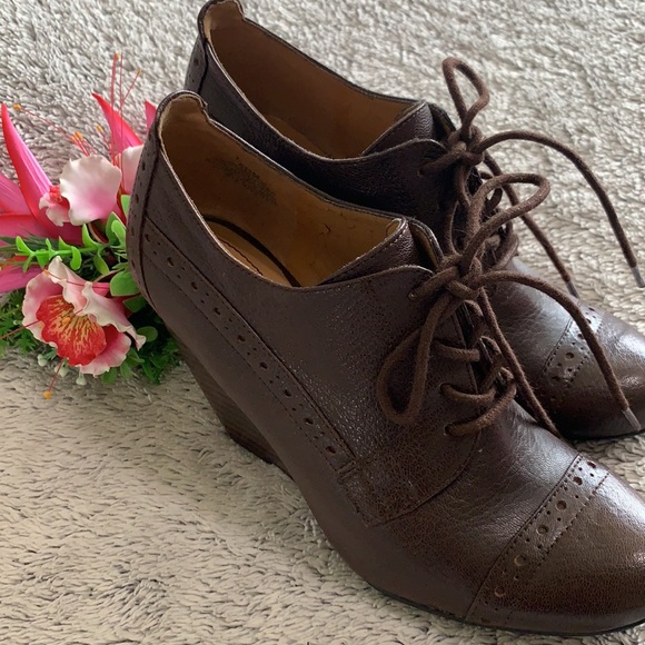 Nine west Leather lace up brown booties size 5.5 - Picture 5 of 5